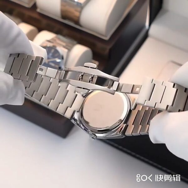 POEDAGAR High Quality Men’s Watch Quartz Silver And White (1 Year Warranty) - Image 3